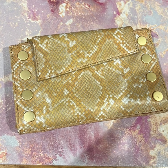 Hammitt levy versatile wallet/crossbody. Excellent condition!! Like new! - Picture 4 of 7